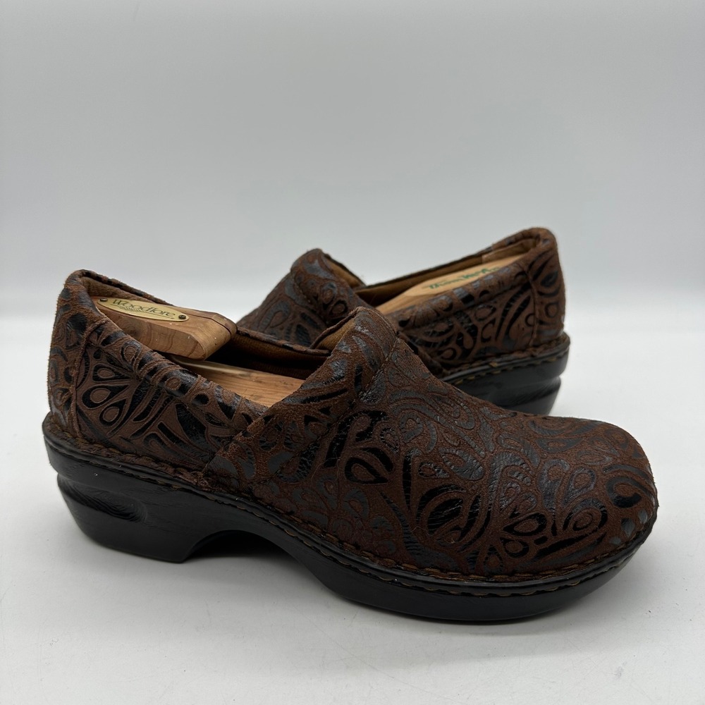 b.o.c. BC6630 Peggy Clogs Womens Size 10 Tooled Brown Leather Paisley Work Mule
